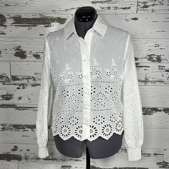 CABI Coast Eyelet Button Up Blouse White M #6084 NWT - Picture 2 of 6